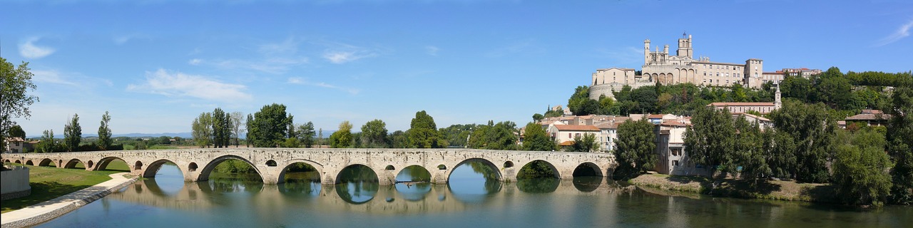 découvrez béziers, une charmante ville du sud de la france, riche en histoire et culture, où vous pourrez explorer ses monuments emblématiques, profiter de sa gastronomie locale et apprécier le climat méditerranéen. plongez dans l'ambiance authentique de cette destination envoûtante.